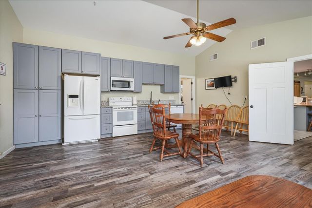 42406 Windy Gap Drive, Ahwahnee, CA 93601