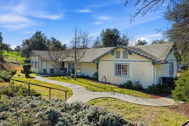 42406 Windy Gap Drive, Ahwahnee, CA 93601