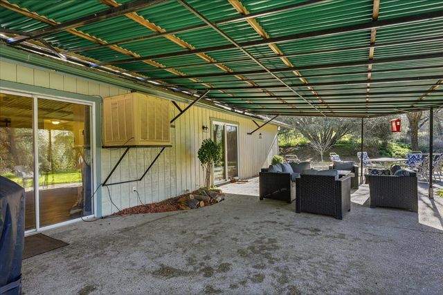 42406 Windy Gap Drive, Ahwahnee, CA 93601