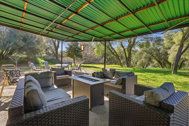 42406 Windy Gap Drive, Ahwahnee, CA 93601