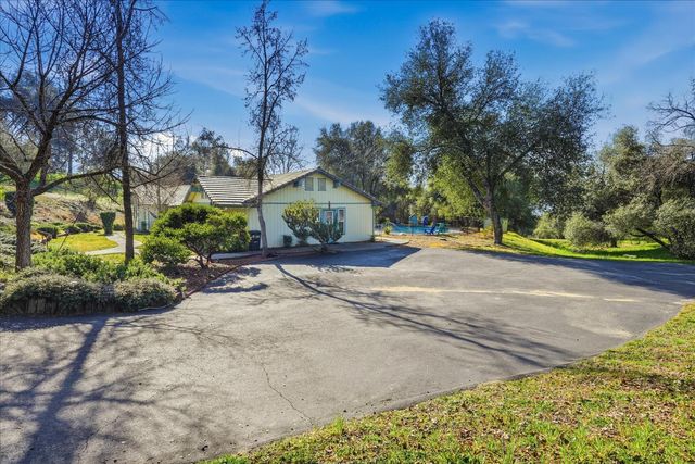 42406 Windy Gap Drive, Ahwahnee, CA 93601