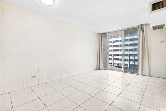 1415 Punahou Street 406, Honolulu, HI 96822