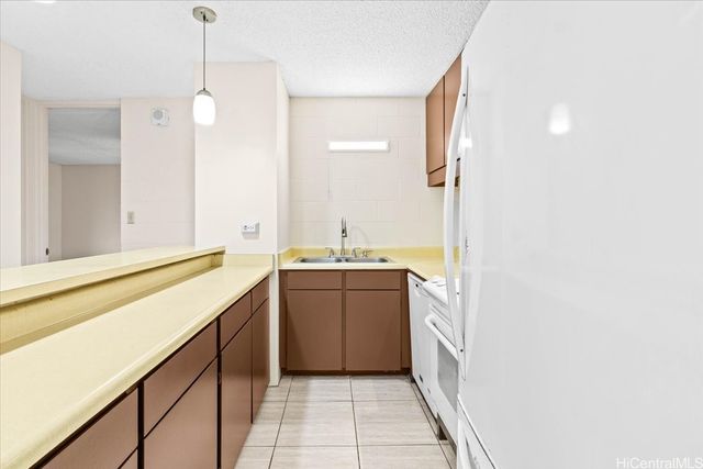1415 Punahou Street 406, Honolulu, HI 96822