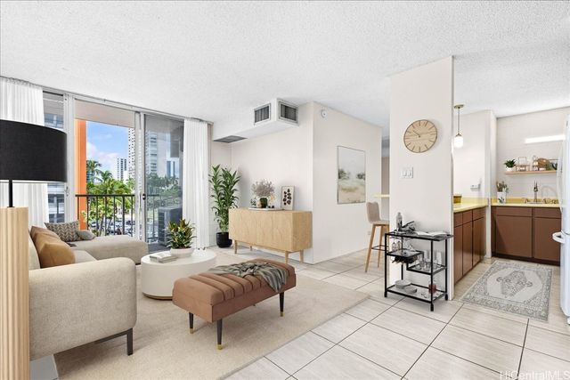 1415 Punahou Street 406, Honolulu, HI 96822