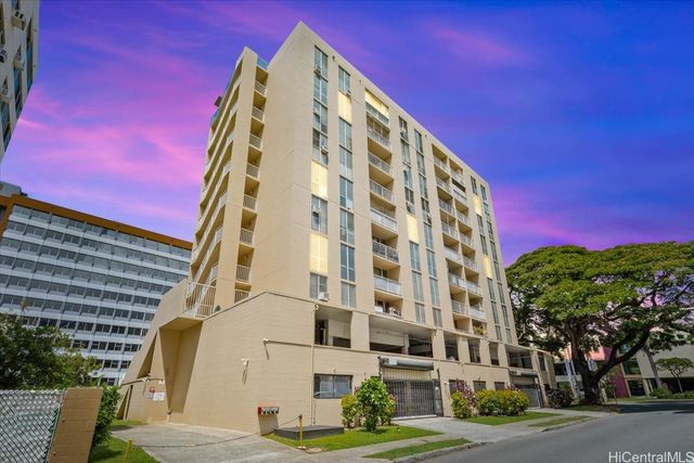 1415 Punahou Street 406, Honolulu, HI 96822