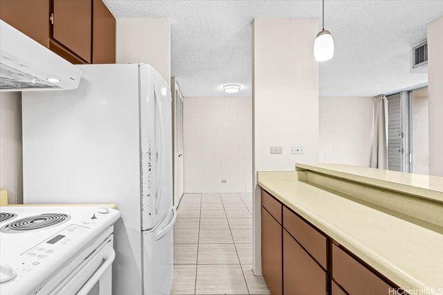 1415 Punahou Street 406, Honolulu, HI 96822