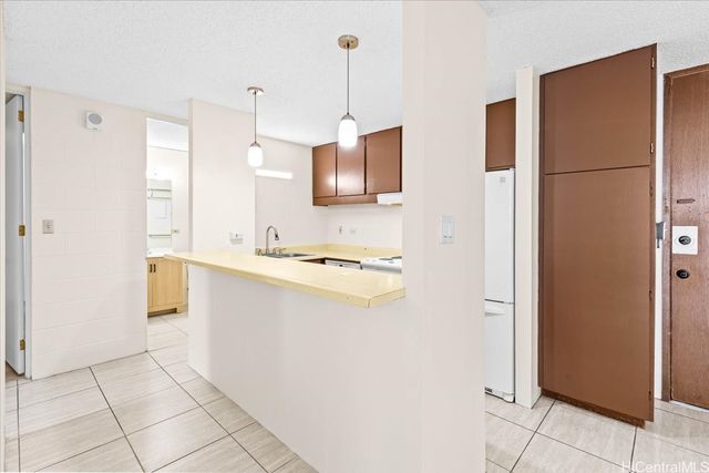 1415 Punahou Street 406, Honolulu, HI 96822