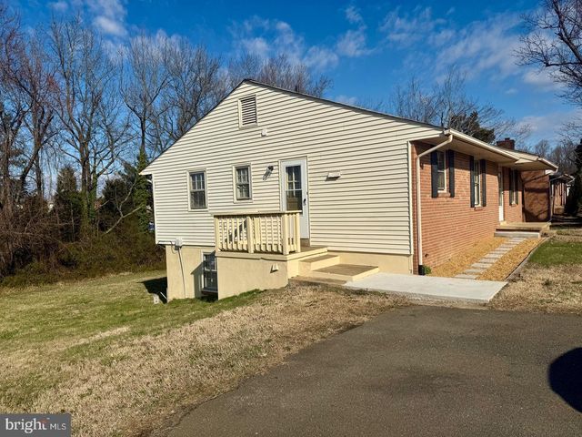 1010 BERNSTEIN RD, Fredericksburg, VA 22407