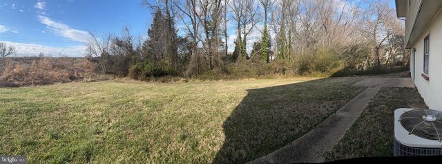 1010 BERNSTEIN RD, Fredericksburg, VA 22407