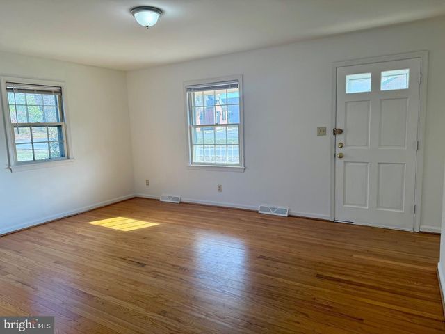 1010 BERNSTEIN RD, Fredericksburg, VA 22407