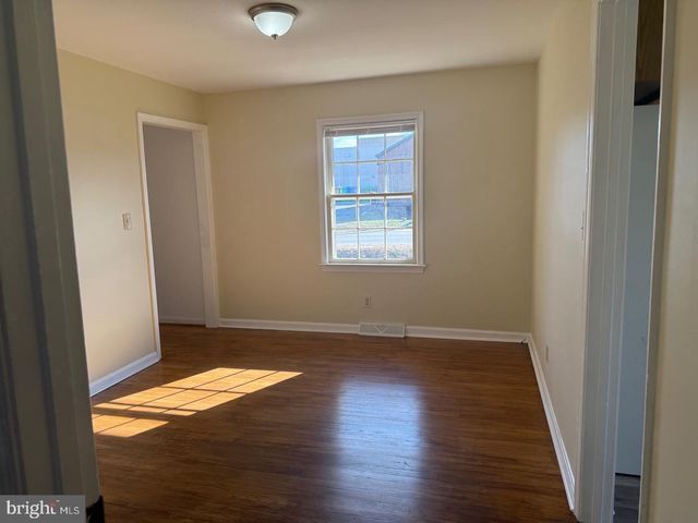 1010 BERNSTEIN RD, Fredericksburg, VA 22407
