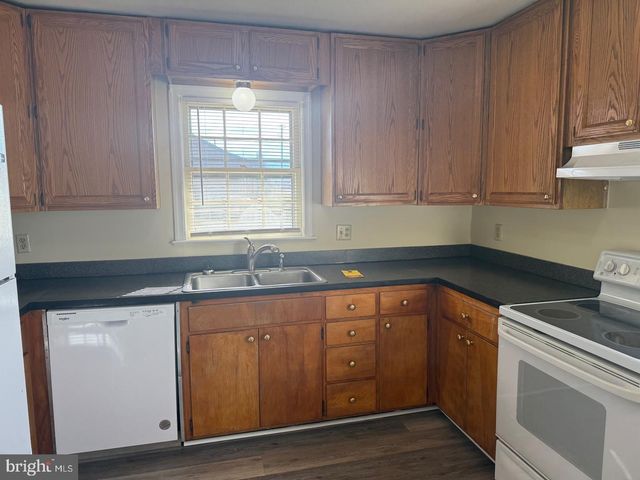 1010 BERNSTEIN RD, Fredericksburg, VA 22407