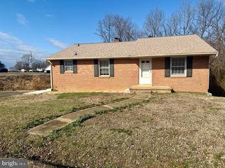 1010 BERNSTEIN RD, Fredericksburg, VA 22407