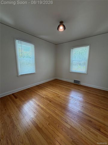 1221 West Boulevard, Berkley, MI 48072