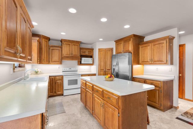 3445 Edinburgh ROAD, Green Bay, WI 54311