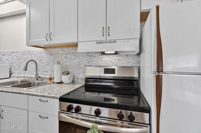 747 E GERMANN Road 121, San Tan Valley, AZ 85140