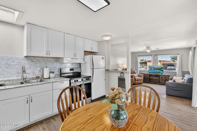 747 E GERMANN Road 121, San Tan Valley, AZ 85140