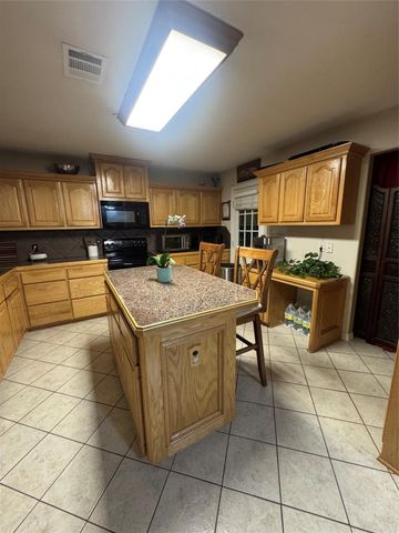 8702 Seber Drive, Tomball, TX 77375
