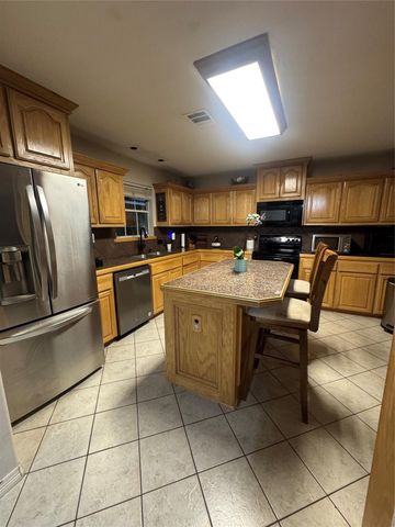 8702 Seber Drive, Tomball, TX 77375