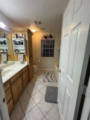 8702 Seber Drive, Tomball, TX 77375