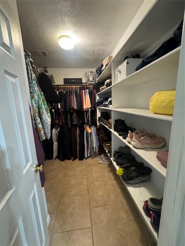 8702 Seber Drive, Tomball, TX 77375