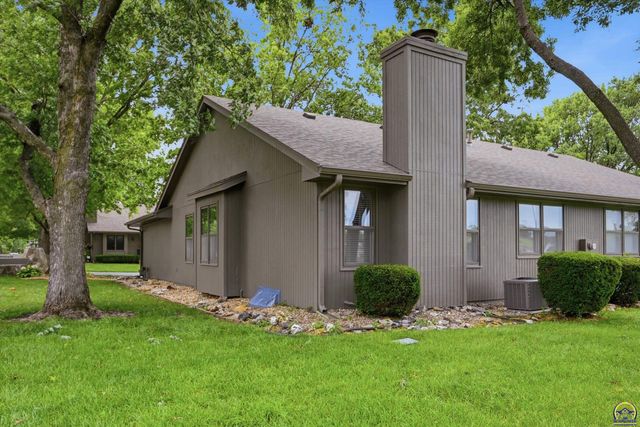 5500 SW Stonegate CT, Topeka, KS 66606