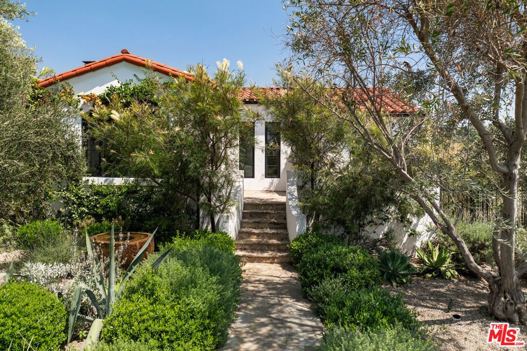 2168 Princeton Avenue, Los Angeles, CA 90026 — photo 2