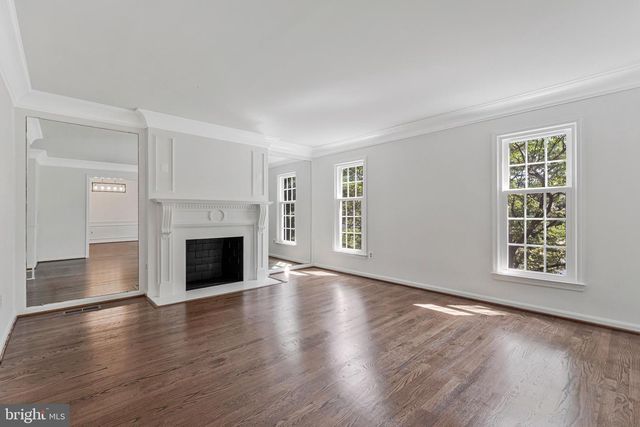 1138 RANDOLPH RD, Mclean, VA 22101