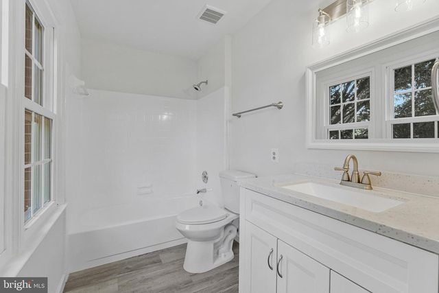 1138 RANDOLPH RD, Mclean, VA 22101