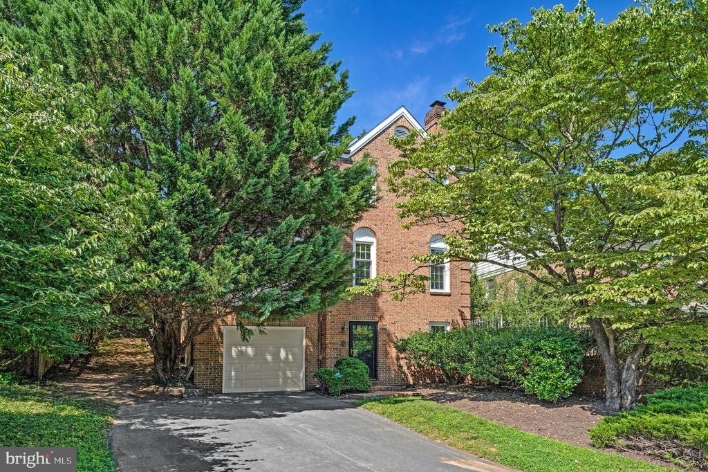 1138 RANDOLPH RD, Mclean, VA 22101