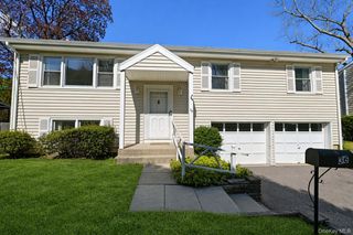 36 Pleasant Avenue, Pleasantville, NY 10570