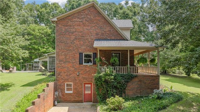 2244 N Asheboro School Road, Asheboro, NC 27203