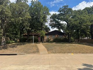 508 Oak Park Drive, Hurst, TX 76053