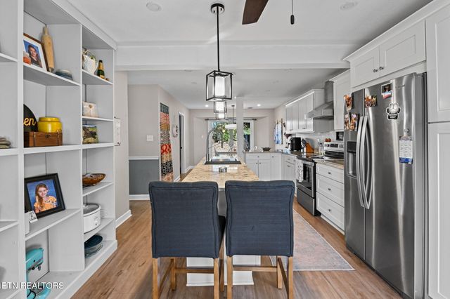 1120 Buxton Drive, Knoxville, TN 37922