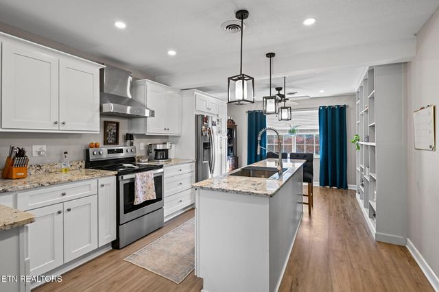 1120 Buxton Drive, Knoxville, TN 37922