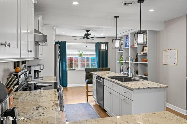 1120 Buxton Drive, Knoxville, TN 37922