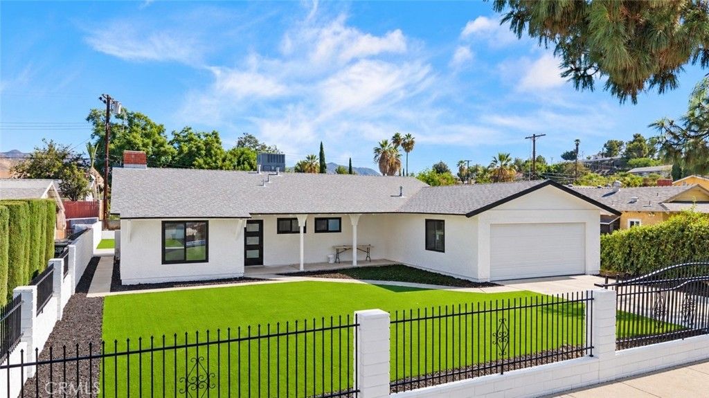 11336 Hunnewell Avenue, Sylmar, CA 91342