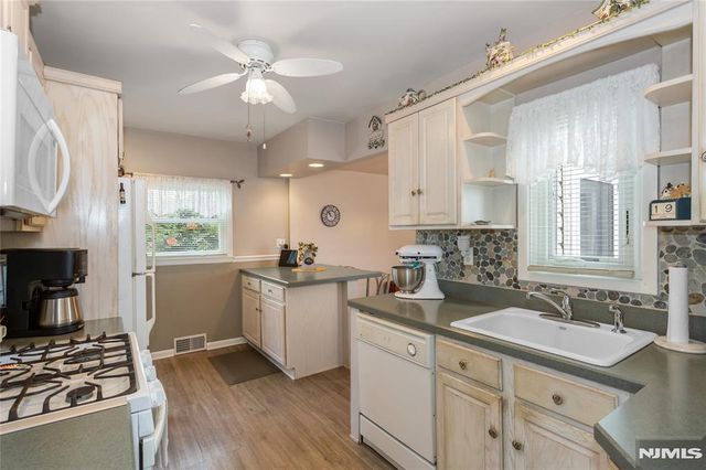 18 Jerome Drive, Clifton, NJ 07011