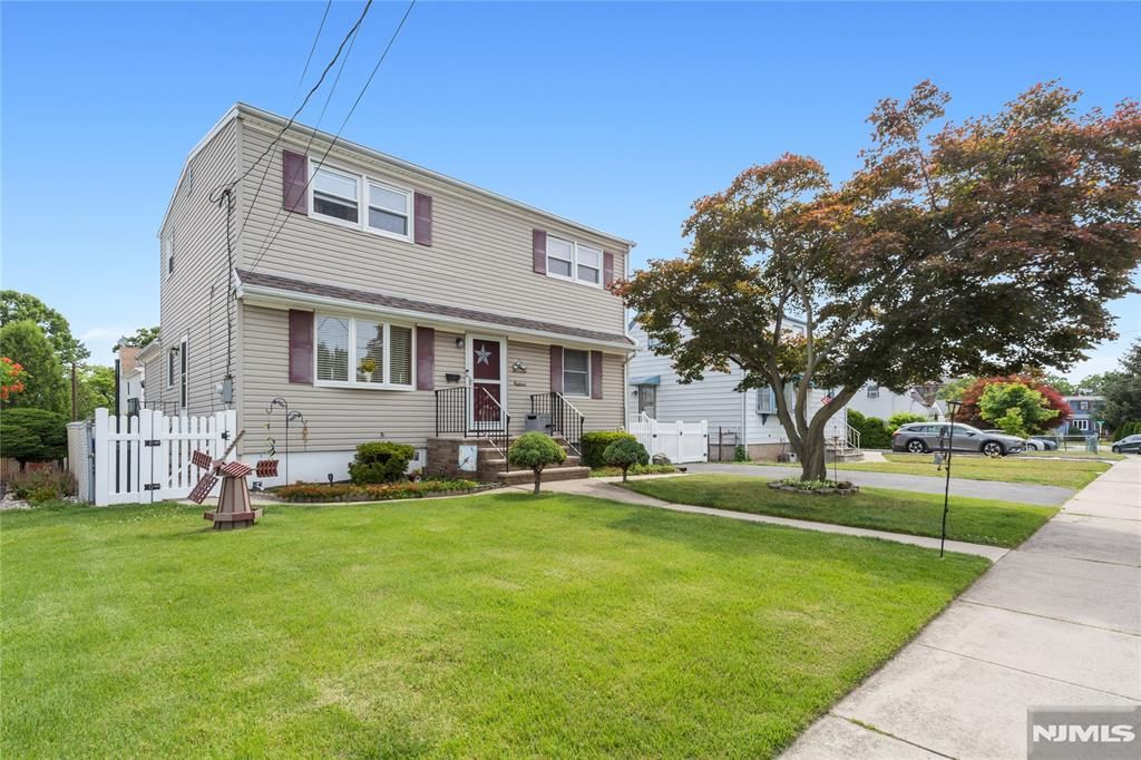 18 Jerome Drive, Clifton, NJ 07011