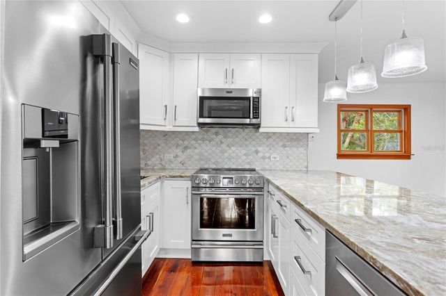 906 W HENRY AVENUE, Tampa, FL 33604