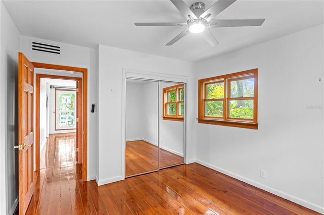 906 W HENRY AVENUE, Tampa, FL 33604