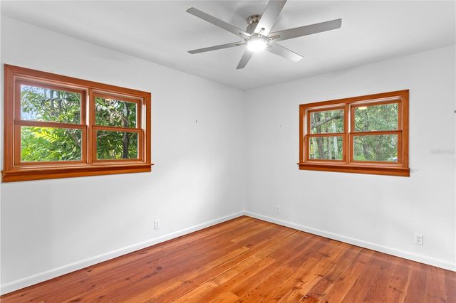 906 W HENRY AVENUE, Tampa, FL 33604