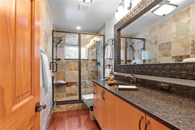 906 W HENRY AVENUE, Tampa, FL 33604