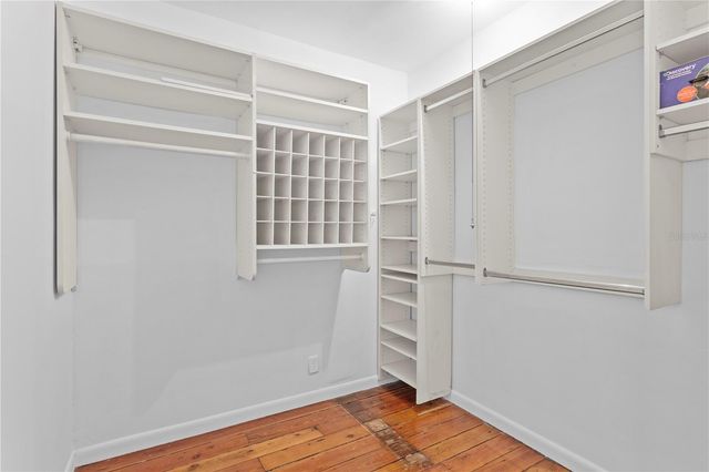 906 W HENRY AVENUE, Tampa, FL 33604