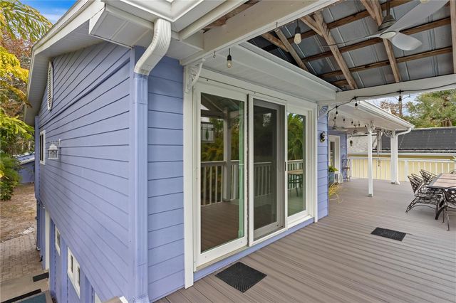 906 W HENRY AVENUE, Tampa, FL 33604