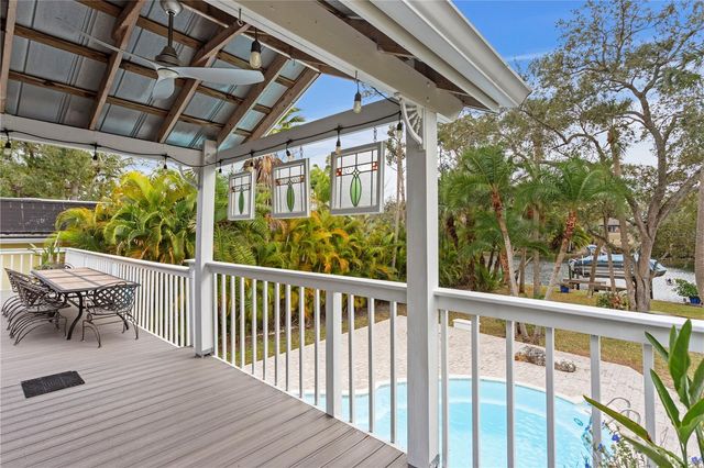 906 W HENRY AVENUE, Tampa, FL 33604