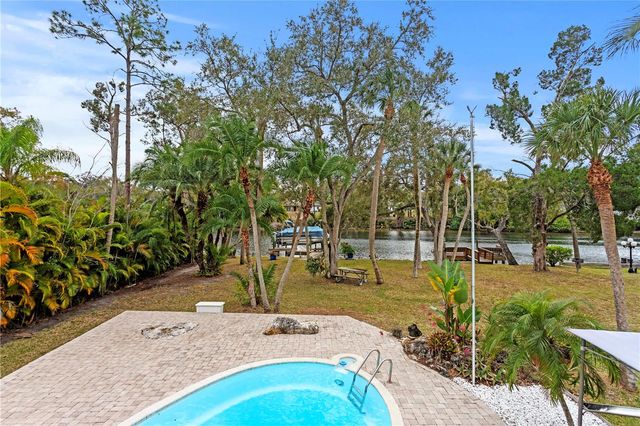 906 W HENRY AVENUE, Tampa, FL 33604