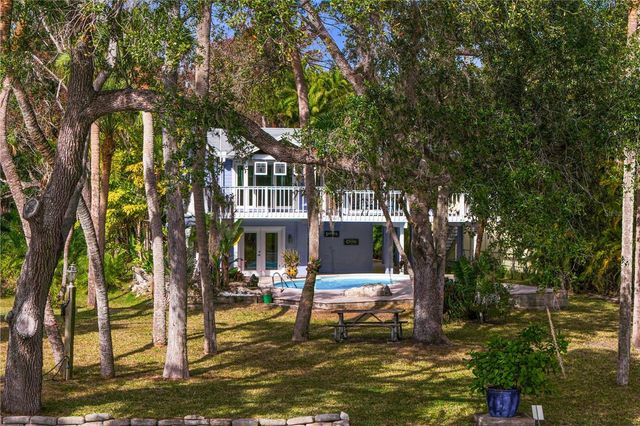 906 W HENRY AVENUE, Tampa, FL 33604