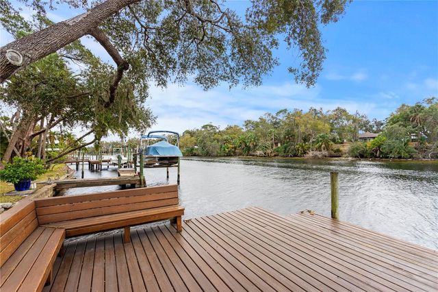 906 W HENRY AVENUE, Tampa, FL 33604