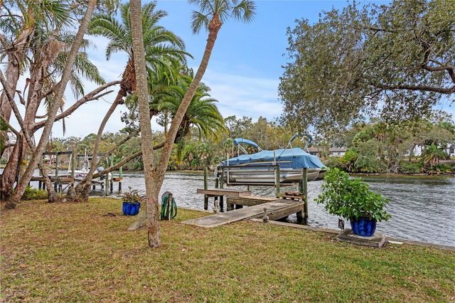 906 W HENRY AVENUE, Tampa, FL 33604